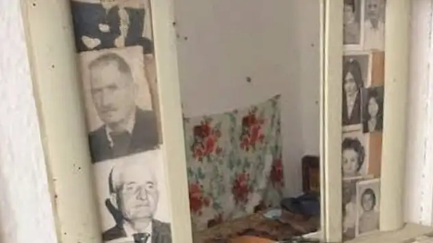 KARANFİLLİ PEŞKİR, AYNA ve KAR